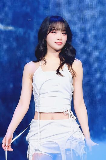 Kim Chaewon 김채원 [Le Sserafim]