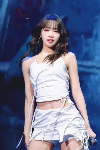 Kim Chaewon 김채원 [Le Sserafim]