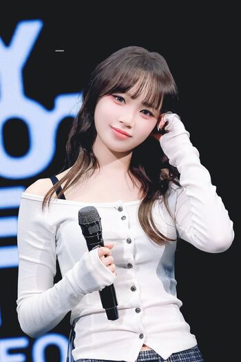Kim Chaewon 김채원 [Le Sserafim]