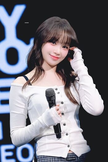 Kim Chaewon 김채원 [Le Sserafim]