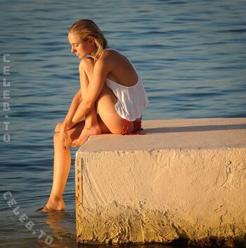 Kimberley Garner Leaked Nude OnlyFans (Photo 480)