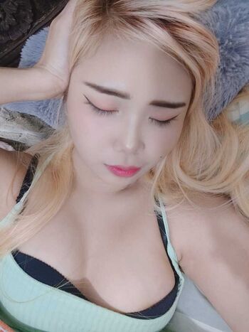 KimLili Leaked Nude OnlyFans (Photo 16)