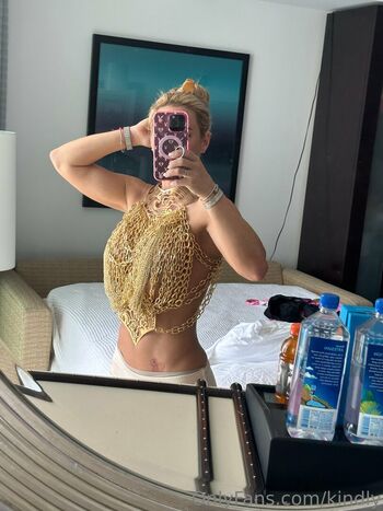 Kindly Myers Leaked Nude OnlyFans (Photo 594)