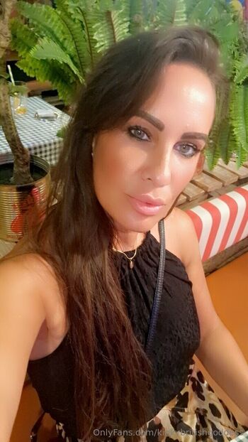kinkybritishgoddess