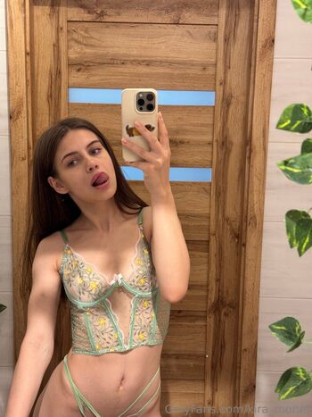 kira_monet