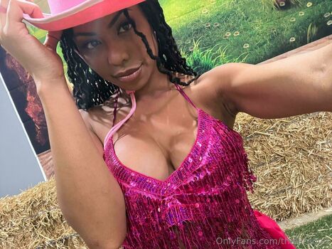 Kira Noir Leaked Nude OnlyFans (Photo 593)