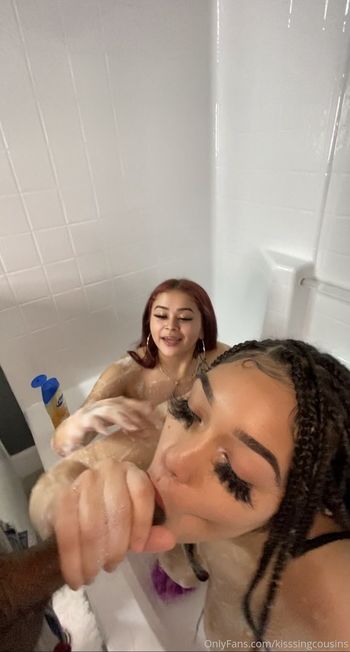 kisssingcousins