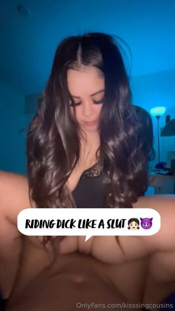 kisssingcousins