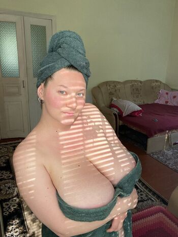 Koliskavitru Leaked Nude OnlyFans (Photo 4)