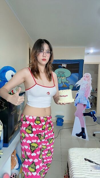 Kura Onee-san Leaked Nude OnlyFans (Photo 251)