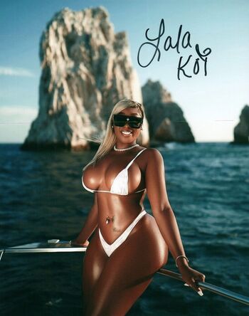 La La Koi Leaked Nude OnlyFans (Photo 6)