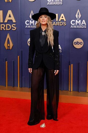 Lainey Wilson Leaked Nude OnlyFans (Photo 35)