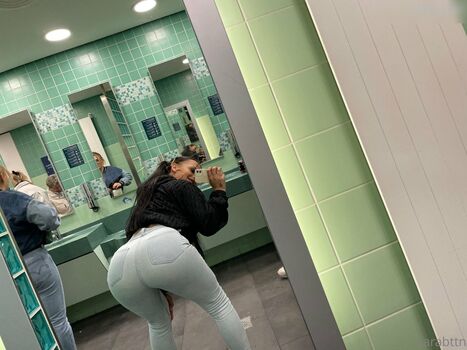 Lara Bttn