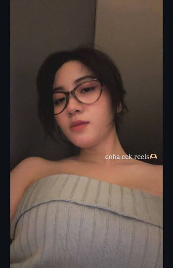 Laras Kinanda Putri Leaked Nude OnlyFans (Photo 2)
