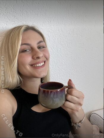 Larissa Lange