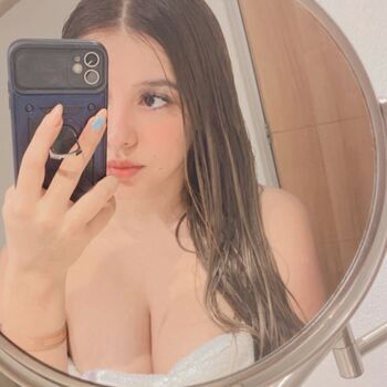 Larissaromeh Leaked Nude OnlyFans (Photo 3)