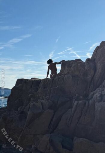 Larypoppins Leaked Nude OnlyFans (Photo 4)