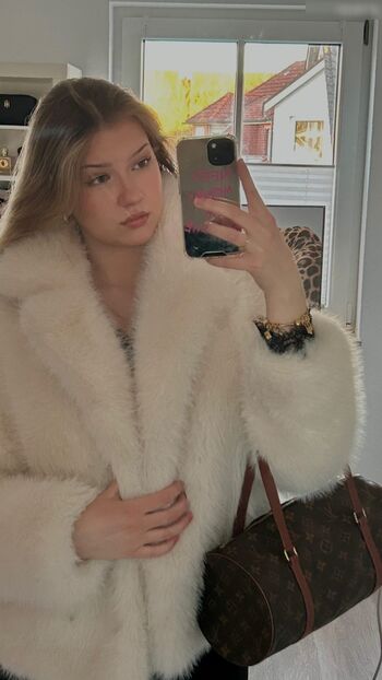 Larysa Salomea Leaked Nude OnlyFans (Photo 8)