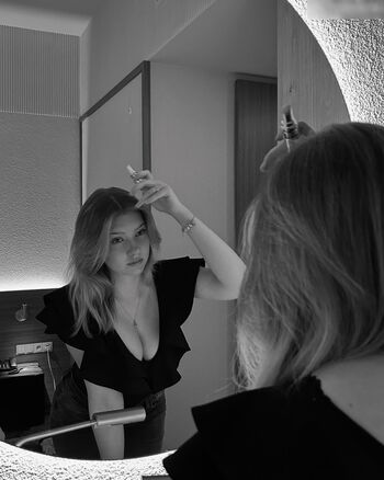 Larysa Salomea Leaked Nude OnlyFans (Photo 10)