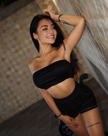 Latalzhang Leaked Nude OnlyFans (Photo 14)
