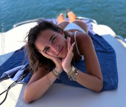 Laura Borck Leaked Nude OnlyFans (Photo 19)