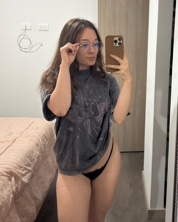 Laura Velasquez Leaked Nude OnlyFans (Photo 22)