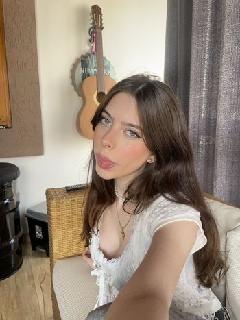 Laurakatsz Leaked Nude OnlyFans (Photo 2)