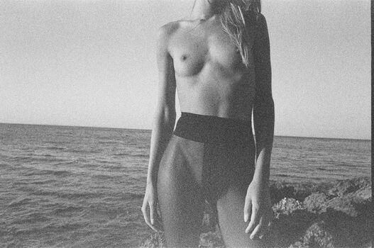 Lauren Sophie Messack Leaked Nude OnlyFans (Photo 18)