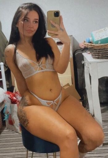 laurynnox Leaked Nude OnlyFans (Photo 2)