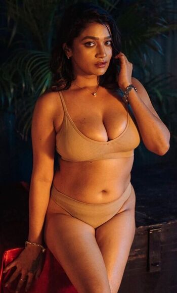 Lavanya Manickam Leaked Nude OnlyFans (Photo 8)