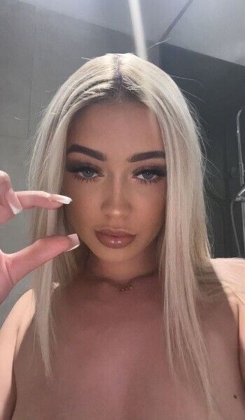 laylabratz Leaked Nude OnlyFans (Photo 34)