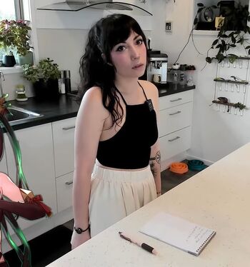 Layna Lazar