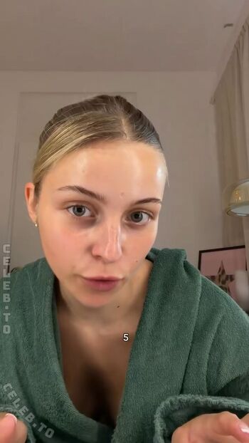 Lea Breuer Leaked Nude OnlyFans (Photo 17)