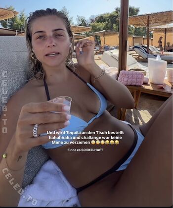 Lea Breuer Leaked Nude OnlyFans (Photo 27)