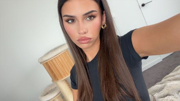 Leah Halton