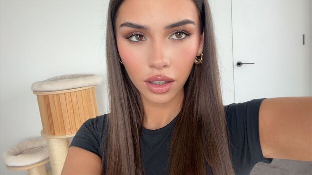 Leah Halton