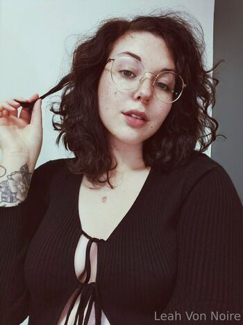 leahvonnoirefree Leaked Nude OnlyFans (Photo 16)