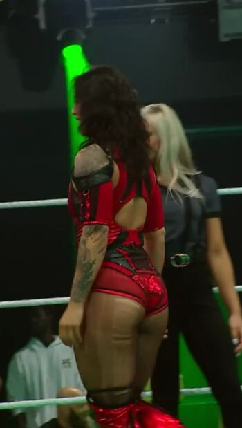 Leigh Laurel