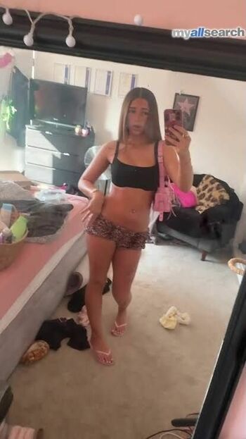 Leila Jacky Leaked Nude OnlyFans (Photo 3)