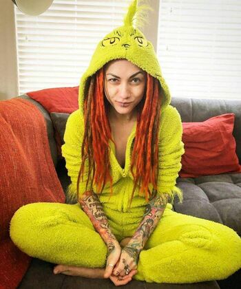 Lena Scissorhands