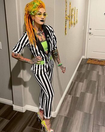 Lena Scissorhands
