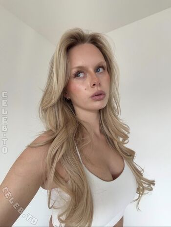 Leni Marie Leaked Nude OnlyFans (Photo 2)