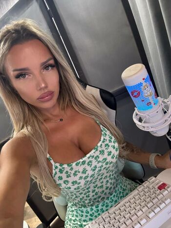 lera.koldomasova Leaked Nude OnlyFans (Photo 50)