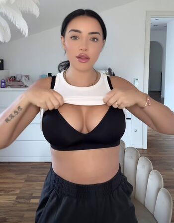 Leyla Lahouar Leaked Nude OnlyFans (Photo 1)