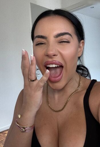 Leyla Lahouar Leaked Nude OnlyFans (Photo 3)