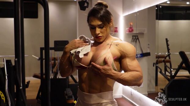 Leyvina IFBB