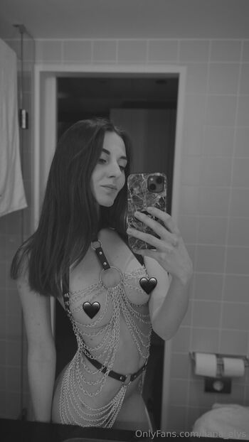 liana_elys Leaked Nude OnlyFans (Photo 4)