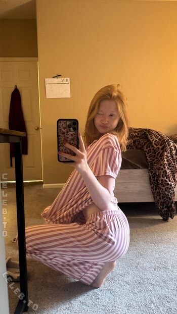 LifewithMak Leaked Nude OnlyFans (Photo 2)