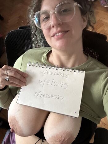 lilacurly Leaked Nude OnlyFans (Photo 4)