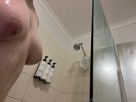 lilcrybaby444